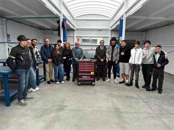 Infominho -  El IES Pazo da Merc� de As Neves apuesta por la FP en el rural con una innovadora Aula N�mada - 