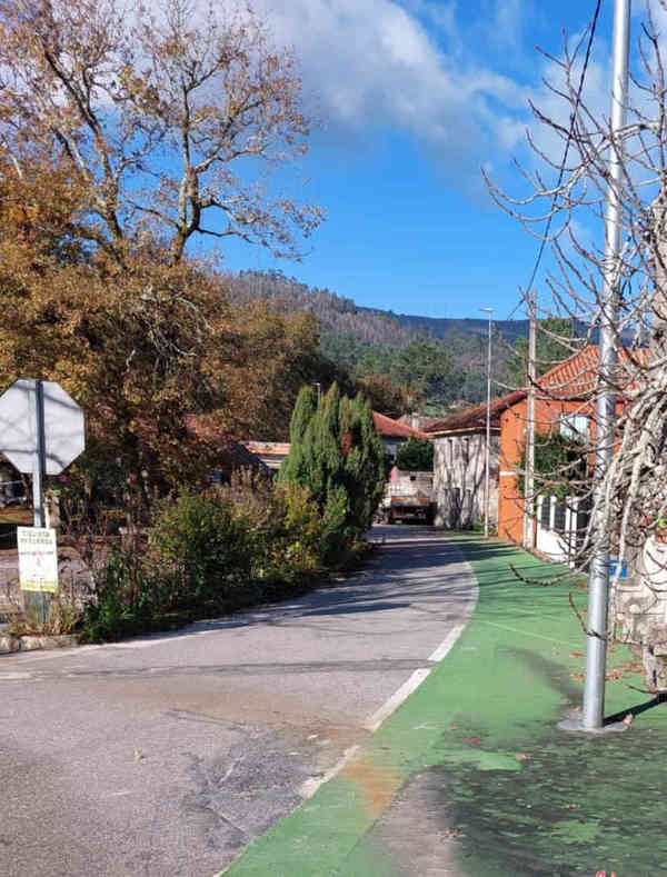 Infominho -  El Concello de Arbo renueva la red de abastecimiento y mejora el firme en A Lomba - 