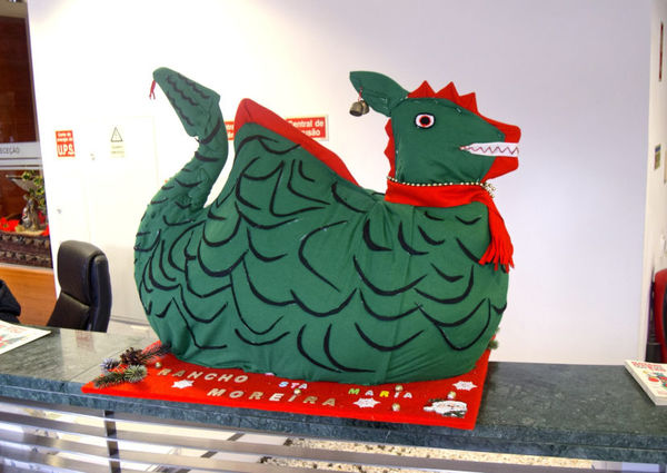 Infominho -  Moncao celebra el esp�ritu navide�o con la exposici�n colectiva de la -Coca de Moncao- - 