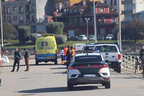 Infominho - Rescatados dos marineros tras volcar su embarcación frente a la costa de A Guarda - Infominho - Rescatados dos marineros tras volcar su embarcación frente a la costa de A Guarda -