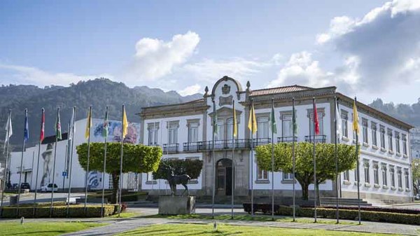 Infominho -  Vila Nova de Cerveira apuesta por la formaci�n en primeros auxilios de sus trabajadores - 