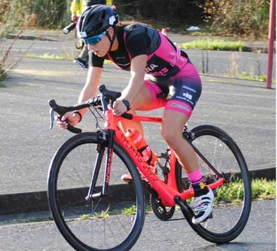 Elsa Pena consigue el Bronce en el Campeonato de Galicia de Duatlón en carrera Elsa Pena consigue el Bronce en el Campeonato de Galicia de Duatlón en carrera