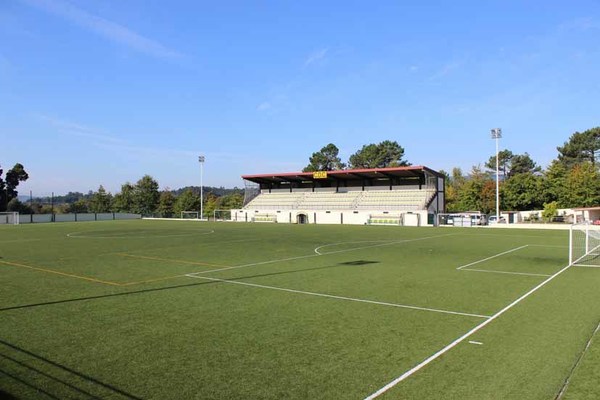 Infominho - Autarquia transfere 70 mil euros para beneficiaçao e certificaçao do Estádio Municipal - Infominho - Autarquia transfere 70 mil euros para beneficiaçao e certificaçao do Estádio Municipal -